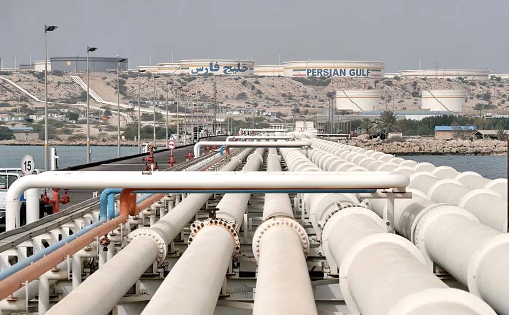 अमेरिकाले इरानको खार्ग टापु कब्जा गर्दै