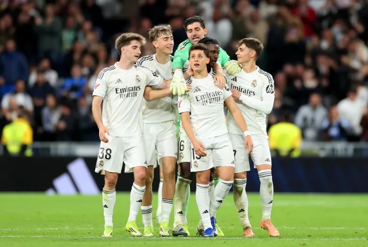 बार्सिलोनासँग अङ्क दूरी घटाउँदै रियल