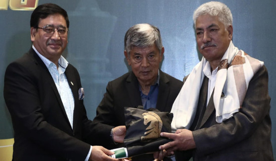 तन्डुकरलाई हिमालयन लाइफटाइम अचिभमेन्ट अवार्ड