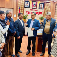 प्रजापति समुदाय माटाका पाला बनाउन व्यस्त