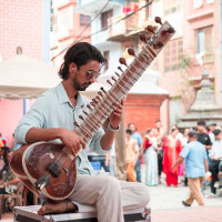 चार उद्योगमा लाइन जोडियो