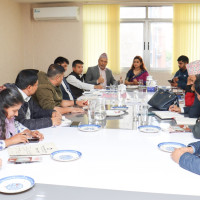 चार उद्योगमा लाइन जोडियो