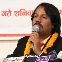 गर्मी छल्दै बालबालिका