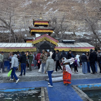 साढे दुई लाख नाघ्यो सुनको मूल्य