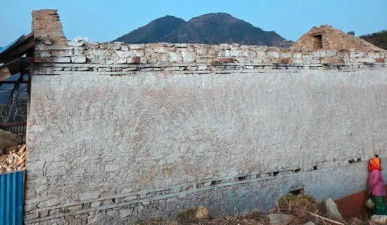 खोटाङमा हावाहुरीको कहर : ३० भन्दा बढी घरमा क्षति, विद्युत सेवा अवरुद्ध