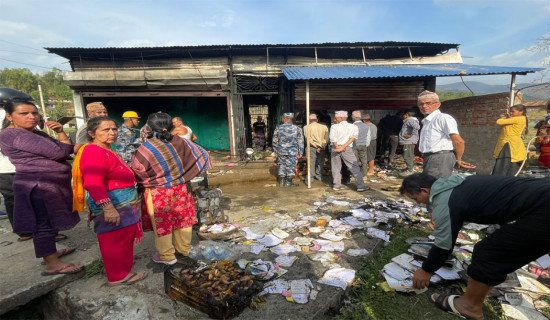 कटुवाचौपारीस्थित डेरी उद्योगमा आगलागी