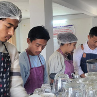 किसानलाई धान काट्ने चटारो (फोटो फिचर)