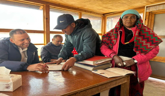 पाँच पटक धाएपछि नागरिकताको प्रतिलिपि