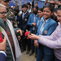 आकासे वर्षाको प्रतीक्षामा आँप किसान