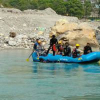 गीतले पनि चल्छन् चलचित्र