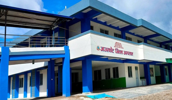 जाजरकोट अस्पतालमा औषधी अभाव हुँदा बिरामीलाई सास्ती