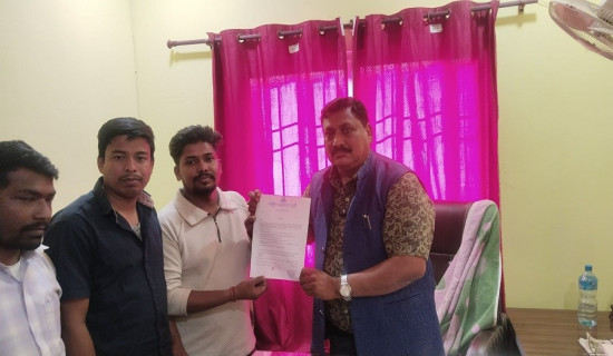 प्रादेशिक अस्पतालमा लापरवाही हटाउन रास्वपाको ज्ञापनपत्र