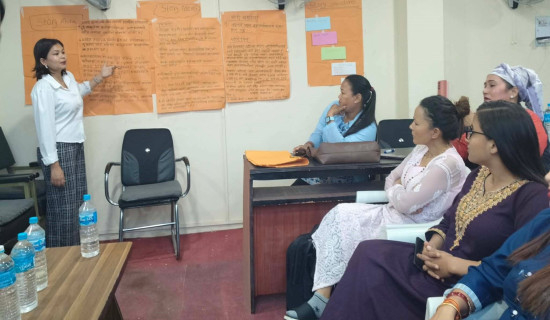 अन्तर्राष्ट्रिय अपाङ्गता दिवसको अवसरमा विद्यार्थीलाई सहयोग