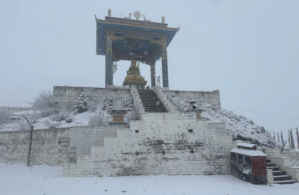 मुक्तिनाथ क्षेत्रमा भारी हिमपात