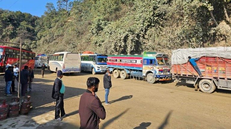 दाउन्नेमा राति मालवाहक सवारी सञ्चालनमा रोक