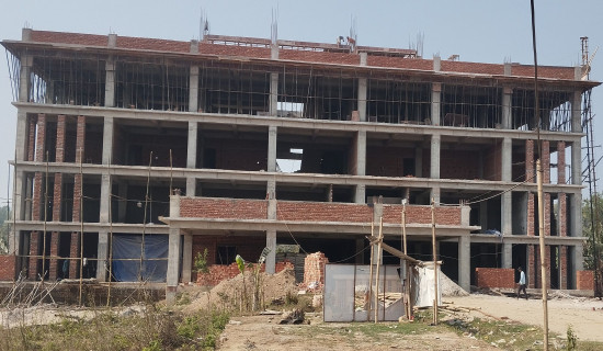 बजेट नआउँदा प्रशासनिक भवन निर्माण रोकिने चिन्ता