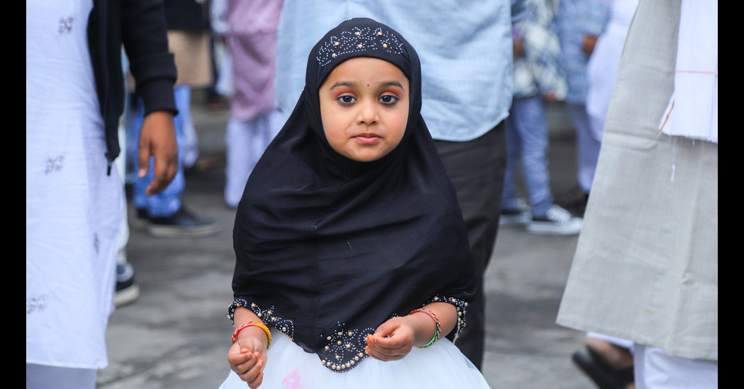 देशभरका मुस्लिम समुदायले इद–उल–फित्र पर्व मनाए