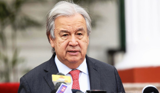 टस जितेर ब्याटिङ गर्दै लुम्बिनी