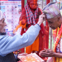 टस जितेर ब्याटिङ गर्दै लुम्बिनी