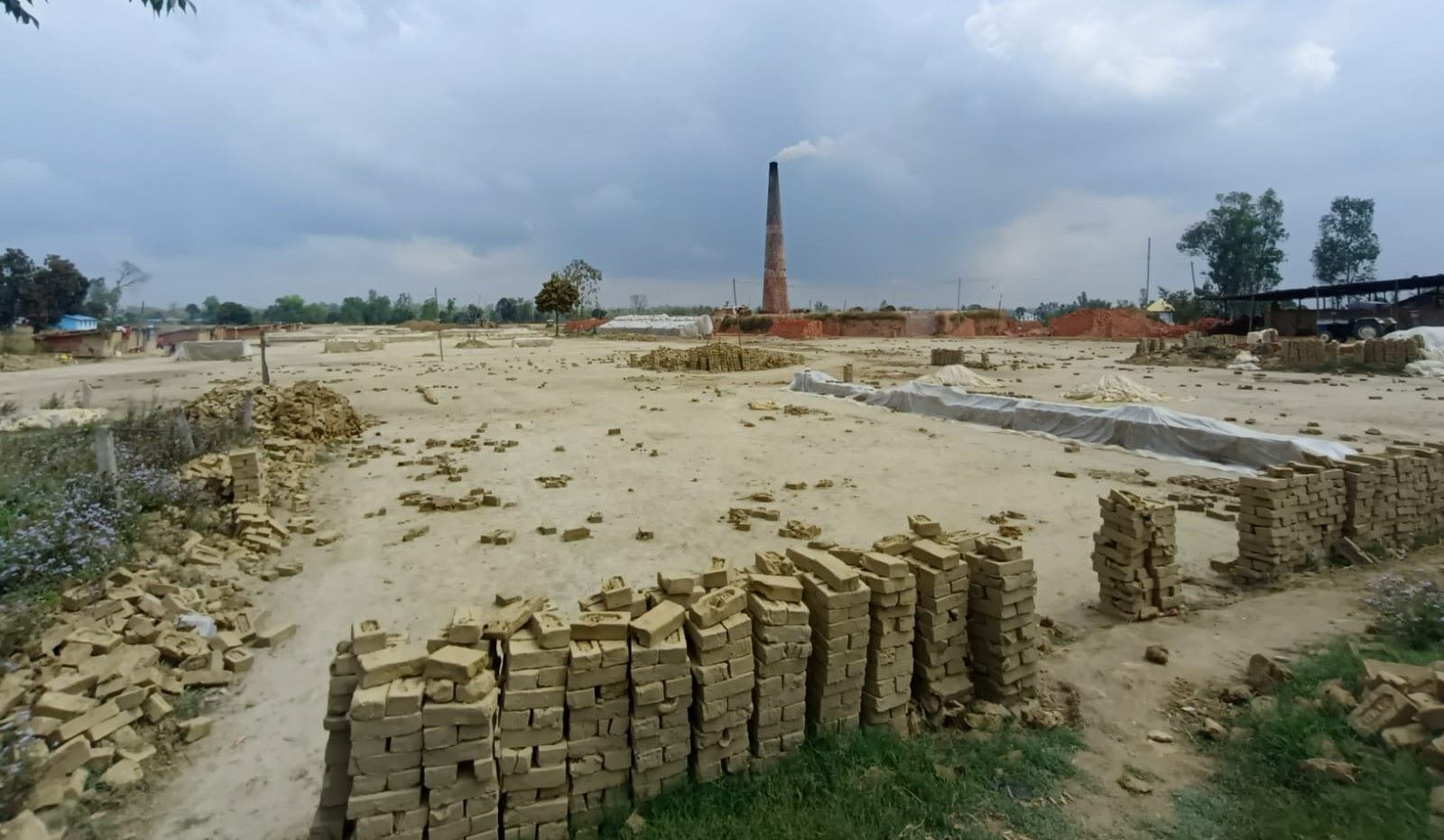 इँटामा क्षति भएपछि व्यवसायी चिन्तित