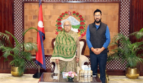 मुलुकलाई लोकतान्त्रिक निकास दिन प्रधानमन्त्री सफल : सभापति लामिछाने