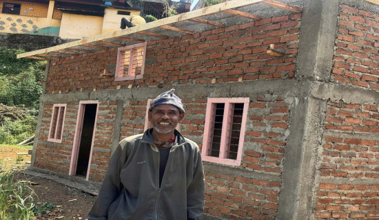 कुलेखानी जलाशयमा नौ लाख माछाका भुरा छोडियो