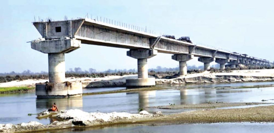 बजेट अभावमा सन्ताउन्न पुल अलपत्र