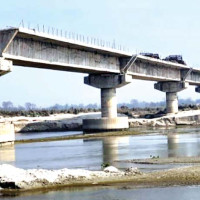 पुल भाँचिएपछि नारायणघाट-बुटबल सडक अवरुद्ध