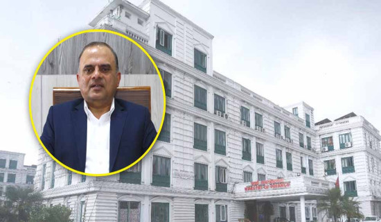 तोलामा दुई हजार सात सयले घट्यो सुनको मूल्य