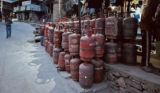 हुम्लामा खाना पकाउने ग्यास अभाव