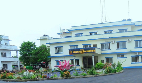 तीन जना लागुऔषध सेवनकर्ता पक्राउ