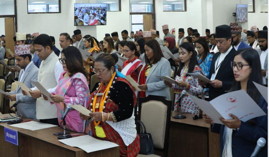 त्रिसट्ठी भन्दा बढी सांसदद्वारा मातृभाषामा शपथ