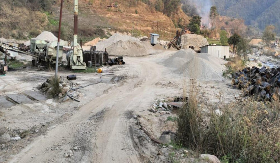 अवैध रूपमा सञ्चालित क्रसरबाट नुवाकोटका स्थानीयवासी पीडित, विद्यालय र अस्पताल झनै समस्यामा