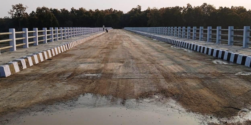 बाह्र वर्षपछि दोदा नदीमा पुल निर्माण