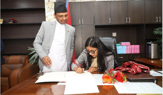 सुधार गर्नुपर्ने कानुन निर्माणमा ध्यान दिन्छौँः कानुनमन्त्री गौतम