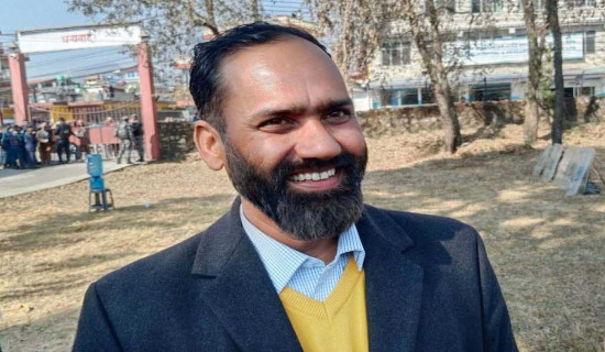 शिक्षक, लेखक हुँदै पर्यटनमन्त्री