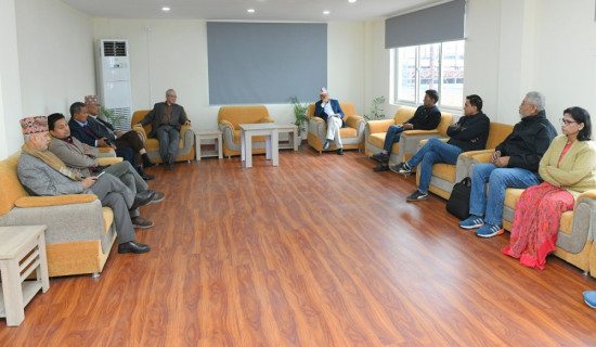 ओली पक्राउपछि च्यासलमा एमाले सचिवालय बैठक सुरु