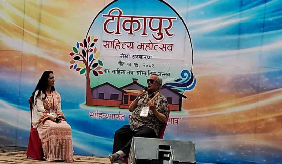 साहित्य, सौन्दर्यदेखि मृत्युको चिन्तन वहससम्म