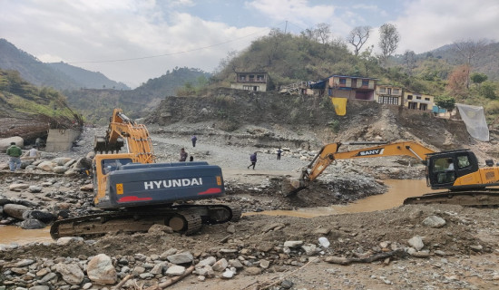 रोसी खोलाको बाढीपछि अवरुद्ध बीपी राजमार्ग पुनः सञ्चालन