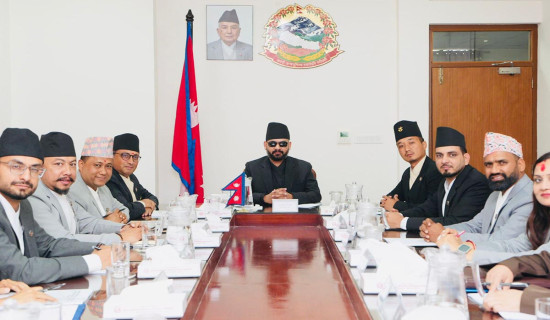 जलविद्युत्, विकास र सम्पर्क सञ्जाल विस्तारमा केन्द्रित हुने