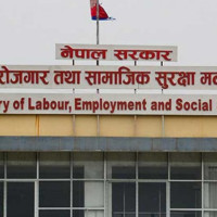 सुक्खा पहिरोले मेची राजमार्ग अवरुद्द