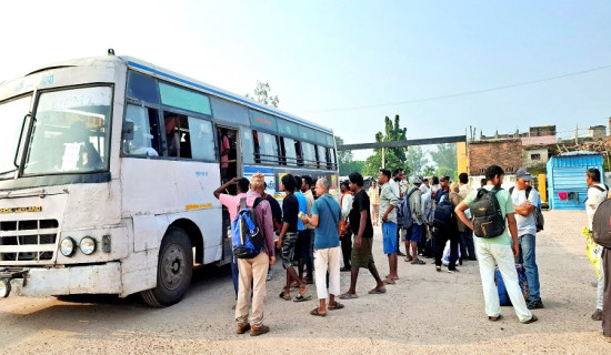 रुपैडिहा बसपार्कमा नेपाली यात्रु ठगी र लुटपाटको शिकार