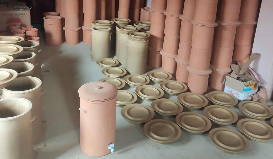 माटोको फिल्टर उत्पादनबाट आम्दानी गर्दै दाङका लिलाराम कुमाल