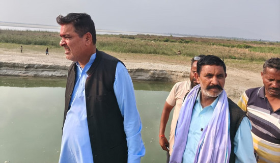 प्रमुखमा गोला प्रथाबाट एमालेका आचार्य निर्वाचित