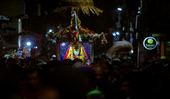 कोशीका मुख्यमन्त्री कार्कीद्वारा मतदान