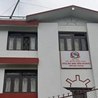 दाउन्नेको सडक फेरि भासियो, यातायात अवरुद्ध