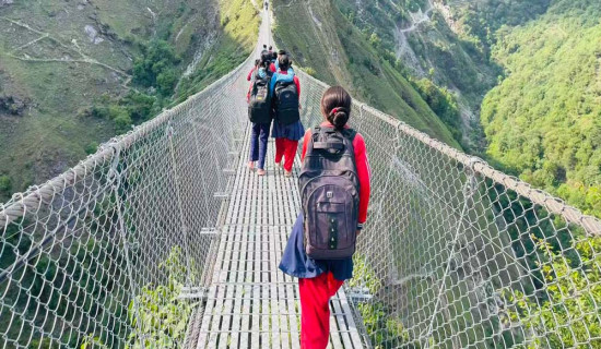 झोलुङ्गे पुलले छोट्यायो दुरी