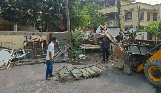 गजेन्द्र नारायण सिंह अस्पतालको वर्षौ बन्द गेट खोलियो