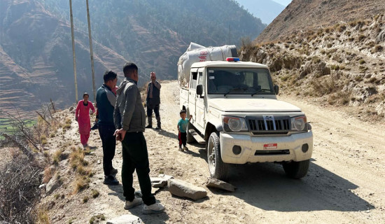 सुख्खा पहिरो जाँदा कर्णाली करिडोरको खच्चा सडक बन्द