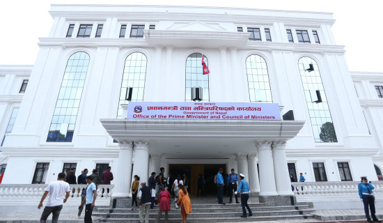 अवधि भाषा र साहित्यको संरक्षणमा जोड